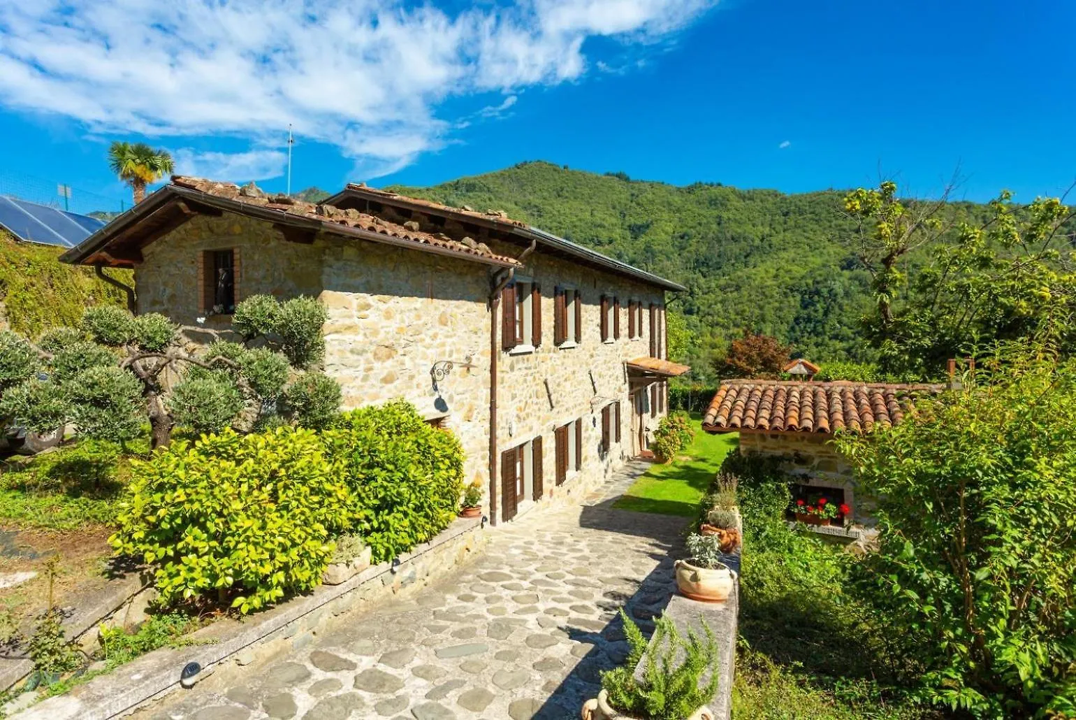 Villa Casale Le Selve Lucca 0*,